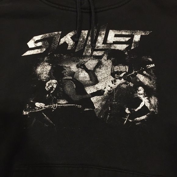 Skillet Christian Rock Metal Band Hoodie Jacket Black Size Medium - Picture 2 of 6